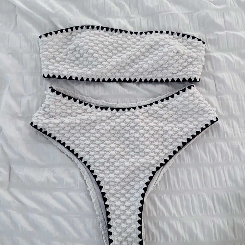 Chic White Textured Bikini Set